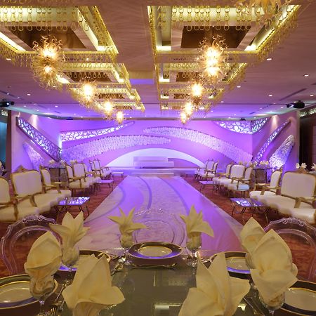 Holiday Inn - Suites Kuwait Salmiya By Ihg Кувейт Экстерьер фото