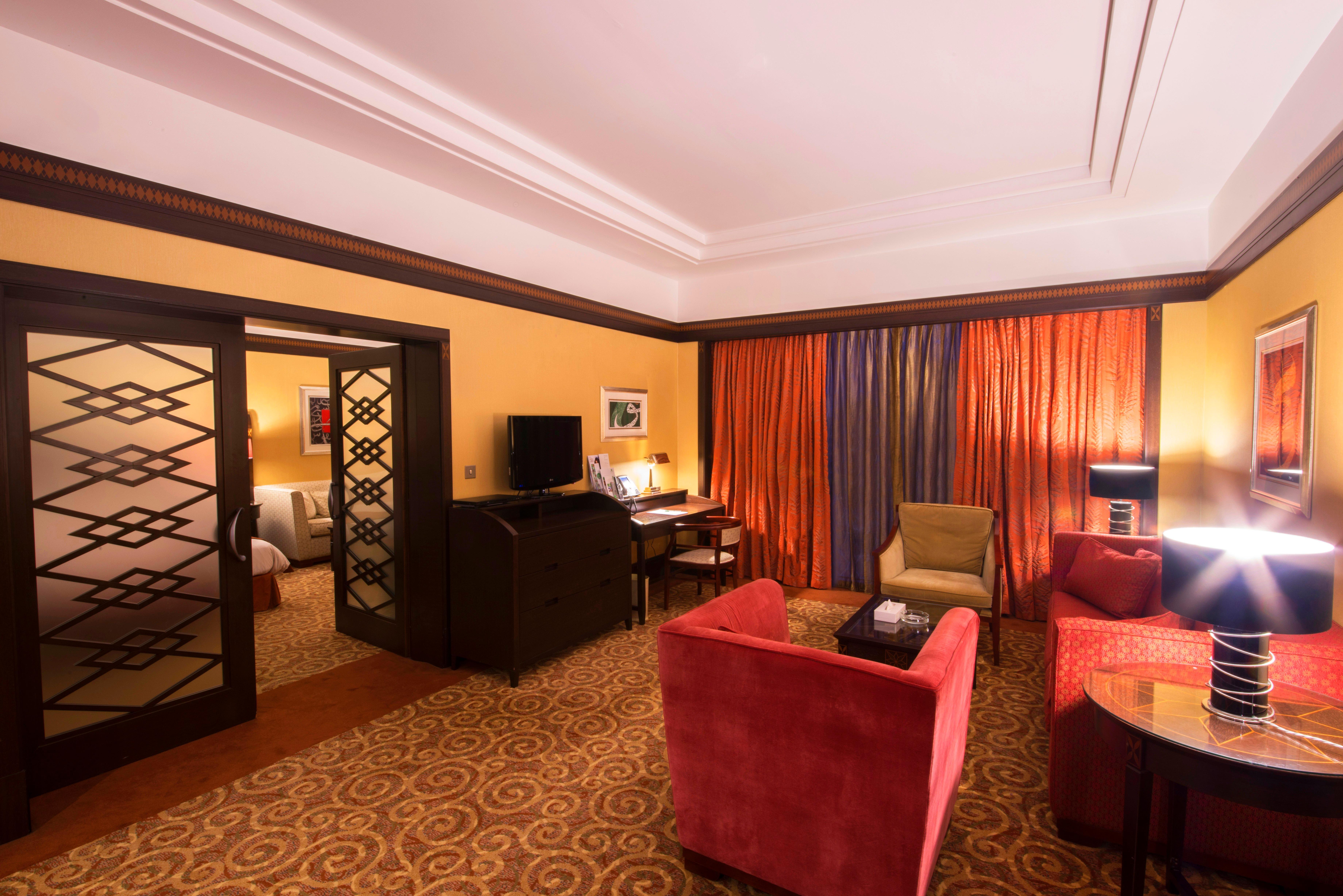 Holiday Inn - Suites Kuwait Salmiya By Ihg Кувейт Экстерьер фото