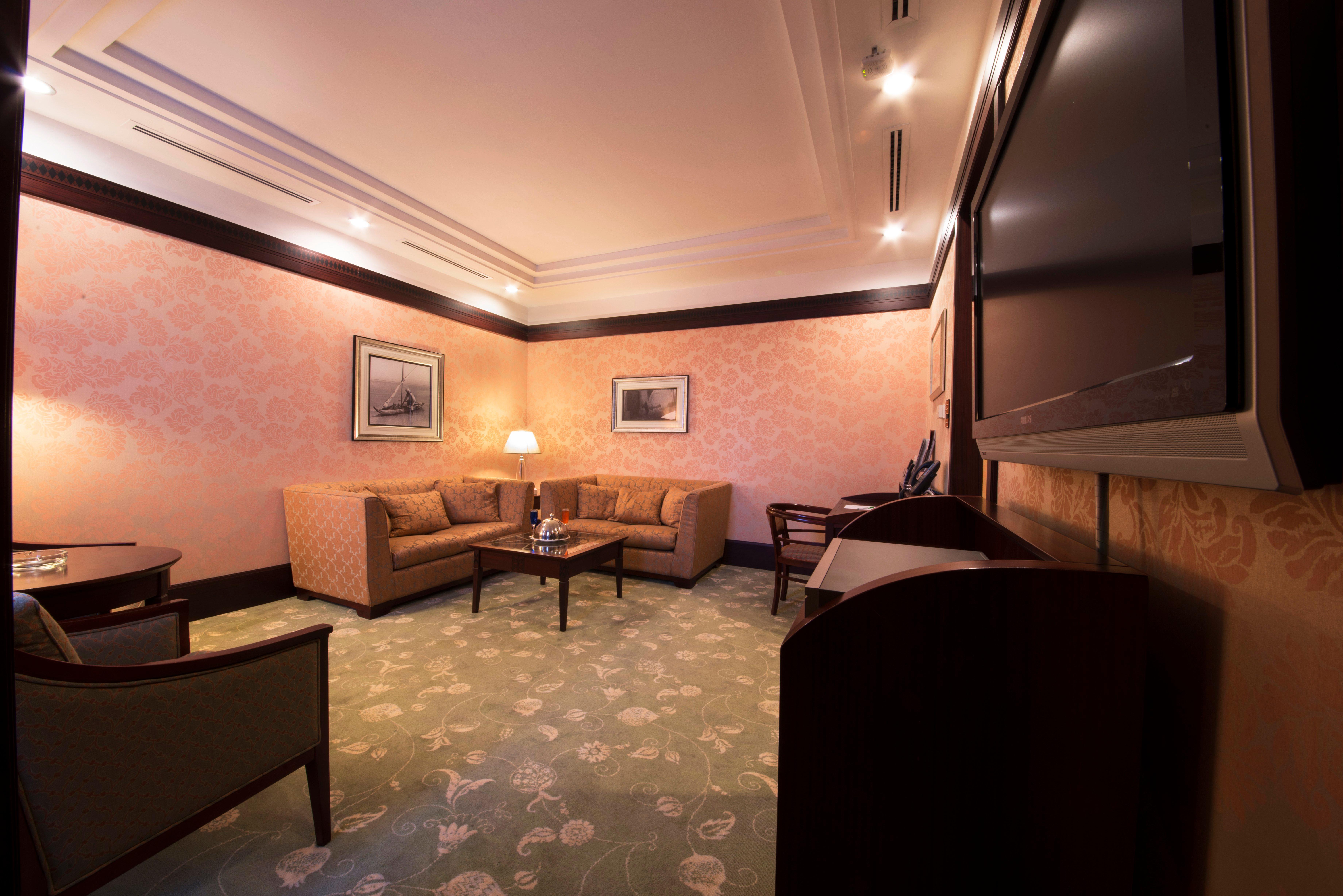 Holiday Inn - Suites Kuwait Salmiya By Ihg Кувейт Экстерьер фото
