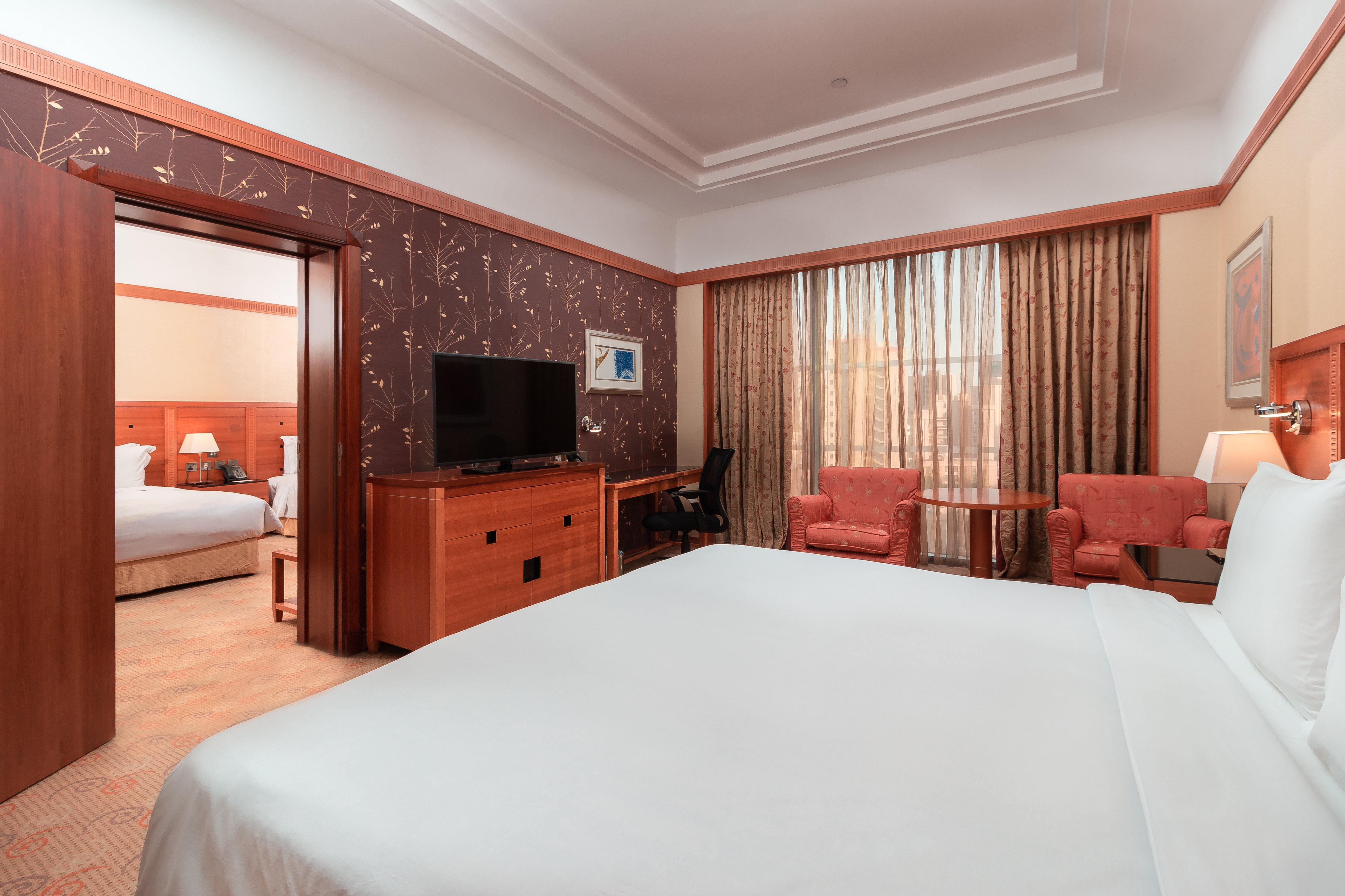 Holiday Inn - Suites Kuwait Salmiya By Ihg Кувейт Экстерьер фото
