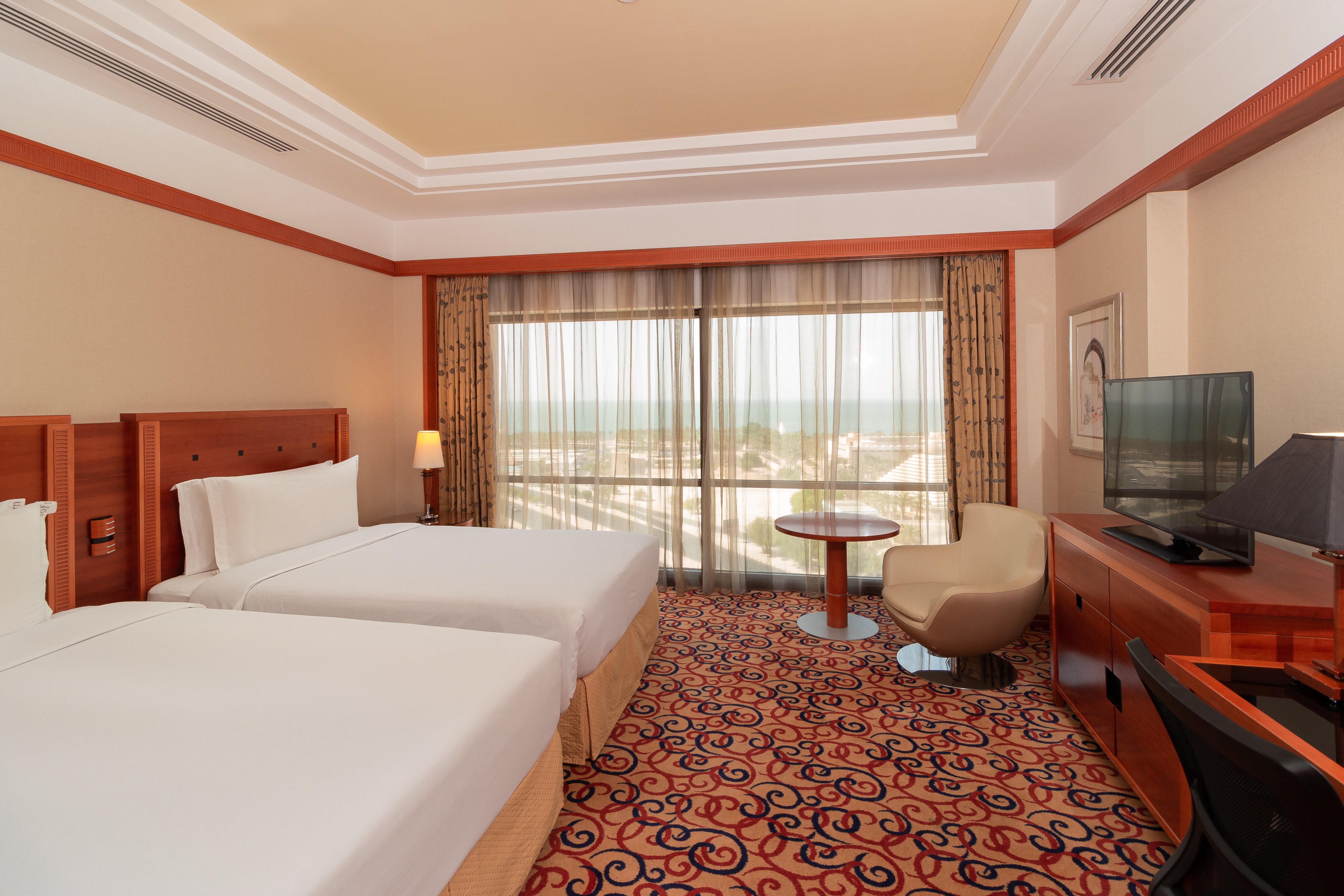 Holiday Inn - Suites Kuwait Salmiya By Ihg Кувейт Экстерьер фото