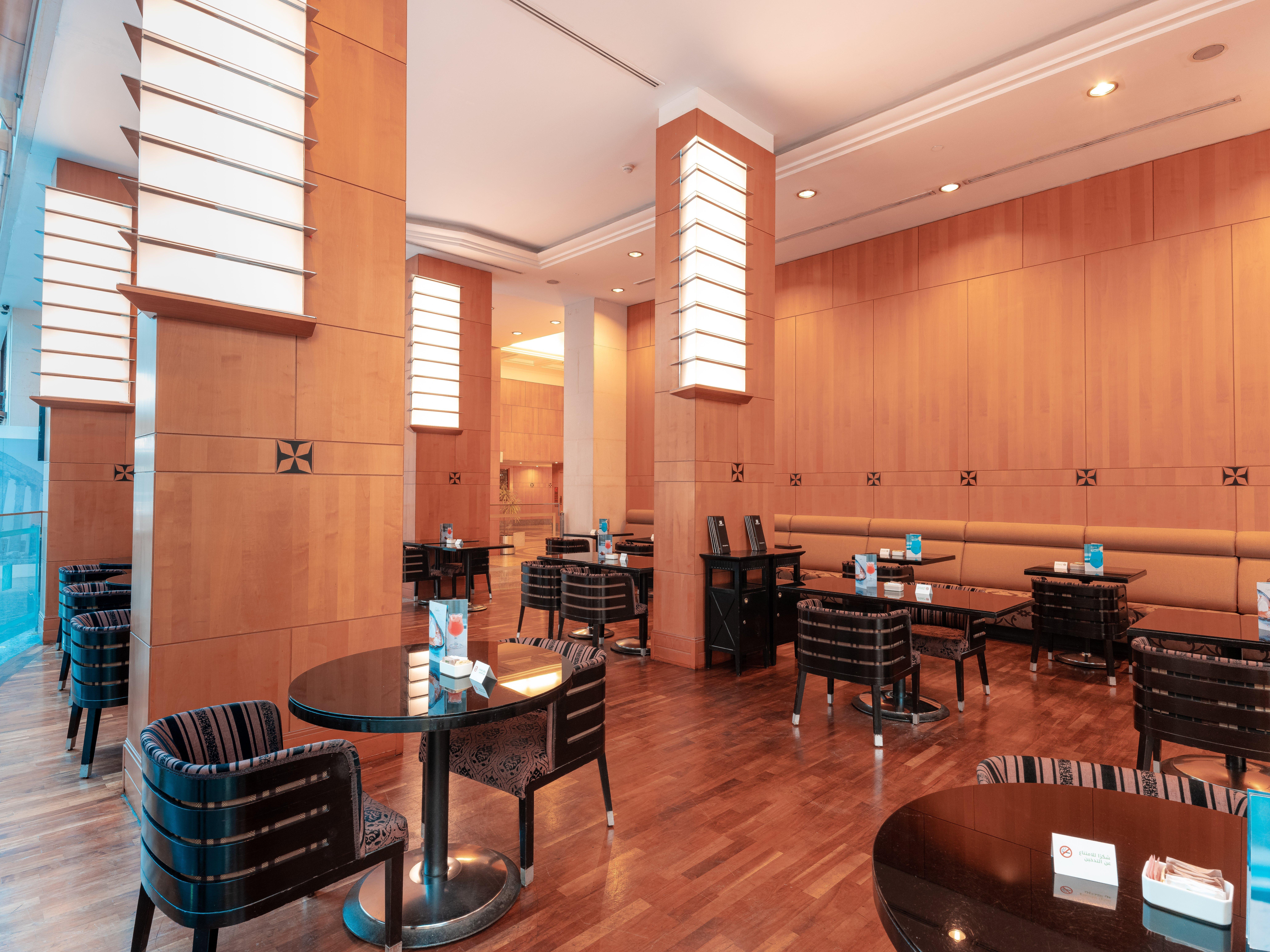 Holiday Inn - Suites Kuwait Salmiya By Ihg Кувейт Экстерьер фото