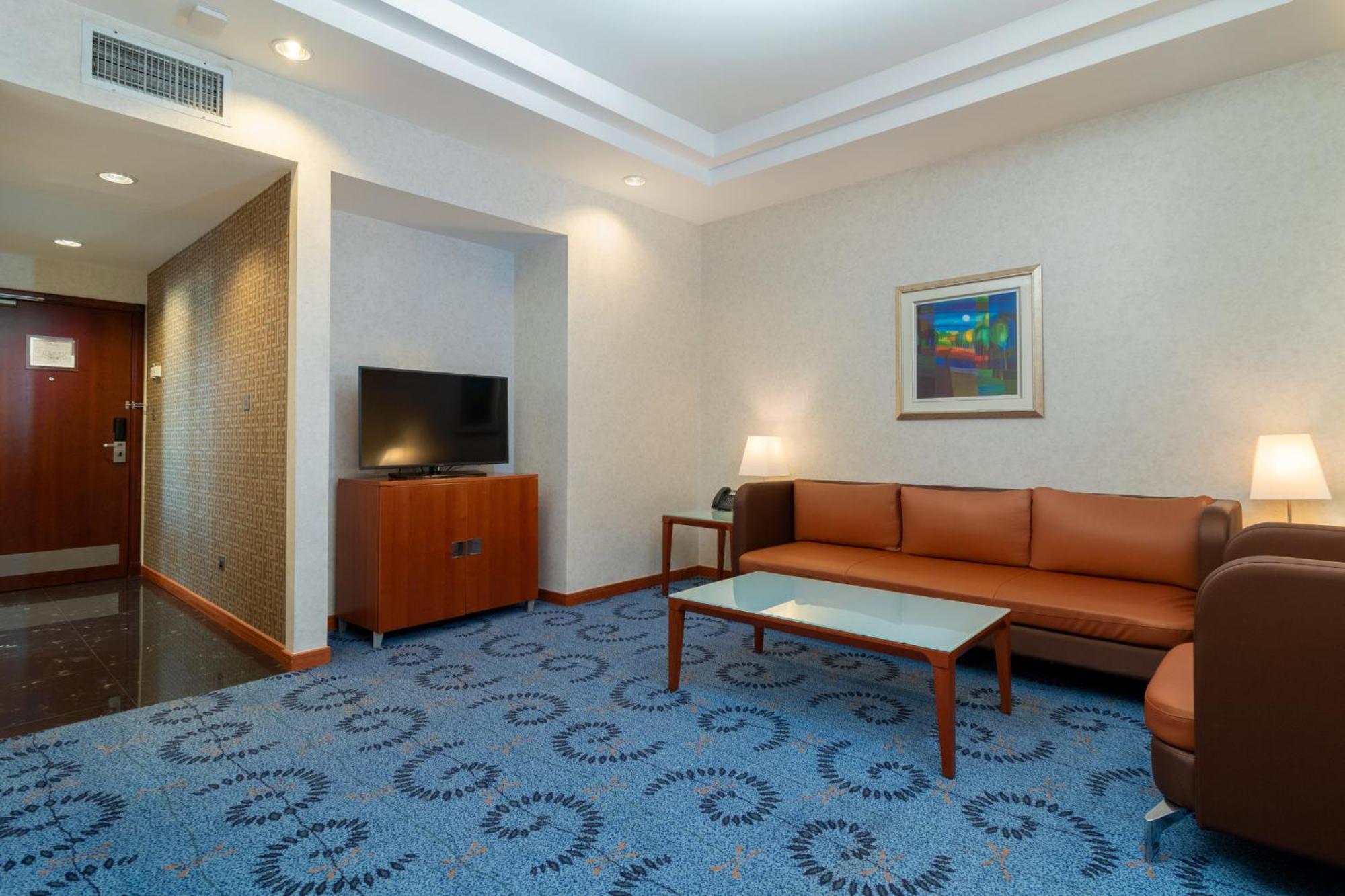 Holiday Inn - Suites Kuwait Salmiya By Ihg Кувейт Экстерьер фото